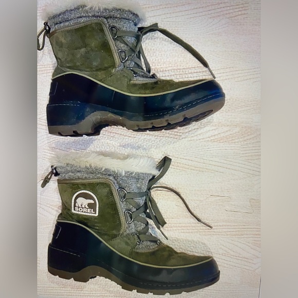 Sorel Women's Olive, Black and Gray Winter Boots - Picture 5 of 11